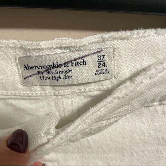 NWT Abercrombie & Fitch 90’s Straight Ultra High Rise in White- Size 37 (24L) - Picture 6 of 10